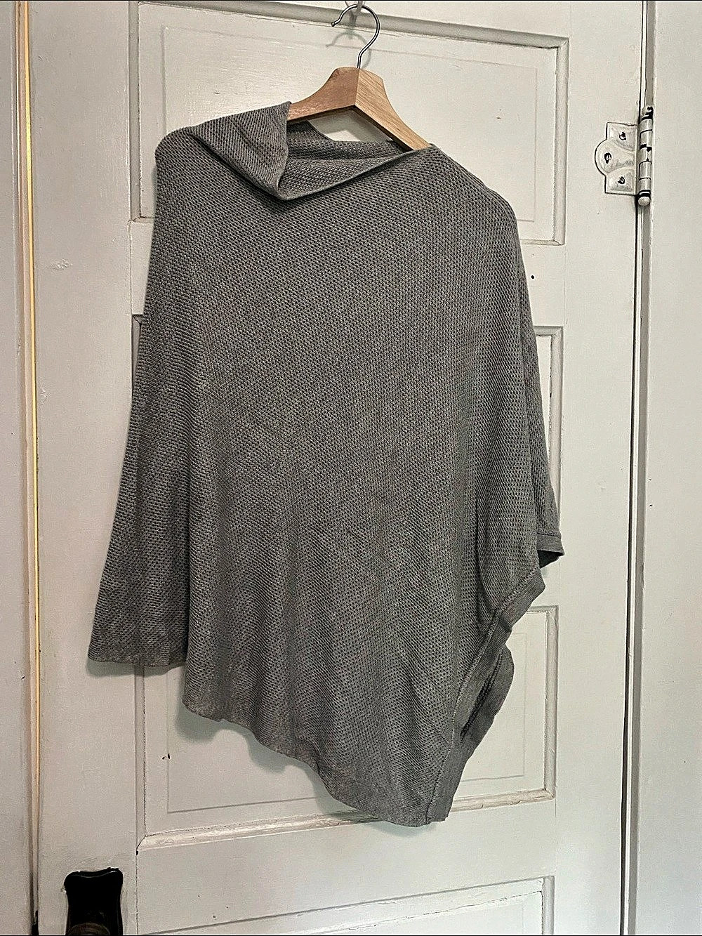 AMMA Cocoon Nursing Shawl Gray EUC